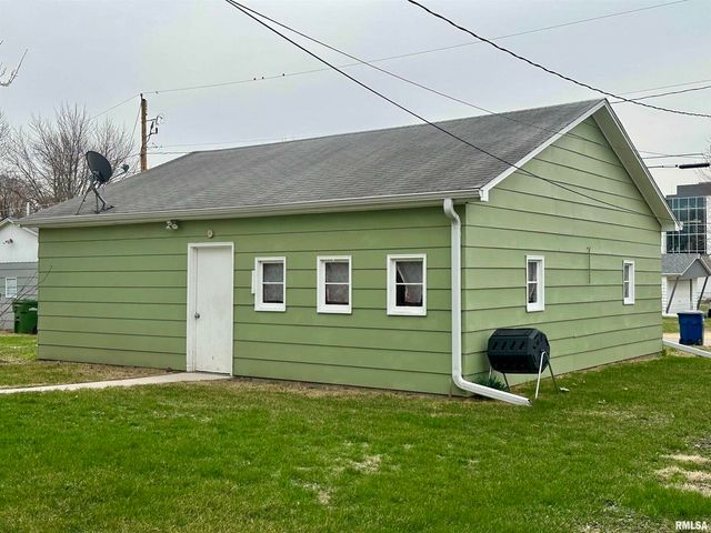 811 7th Avenue S, Clinton, IA 52732