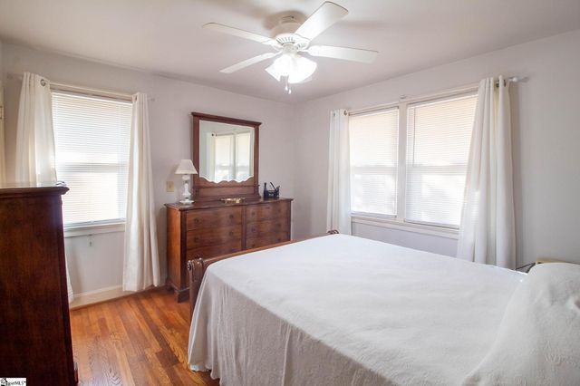 2 Burgundy Drive, Greenville, SC 29615