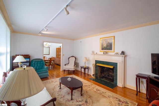 2 Burgundy Drive, Greenville, SC 29615