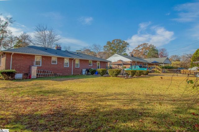 2 Burgundy Drive, Greenville, SC 29615