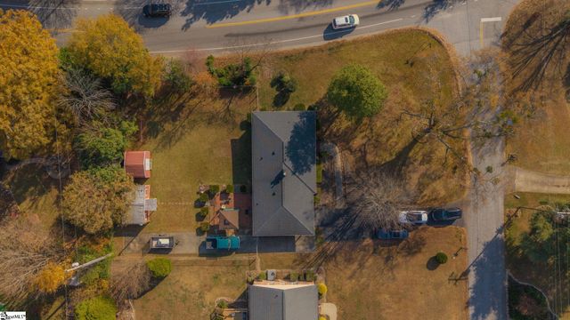 2 Burgundy Drive, Greenville, SC 29615