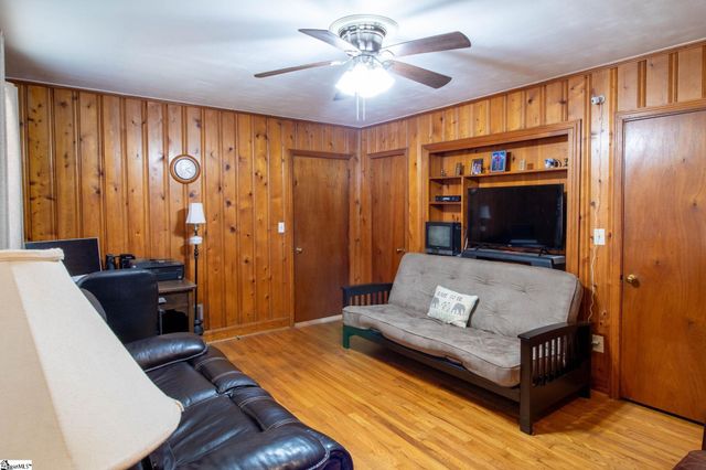 2 Burgundy Drive, Greenville, SC 29615