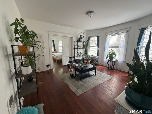 1211 Park Avenue, Bridgeport, CT 06604