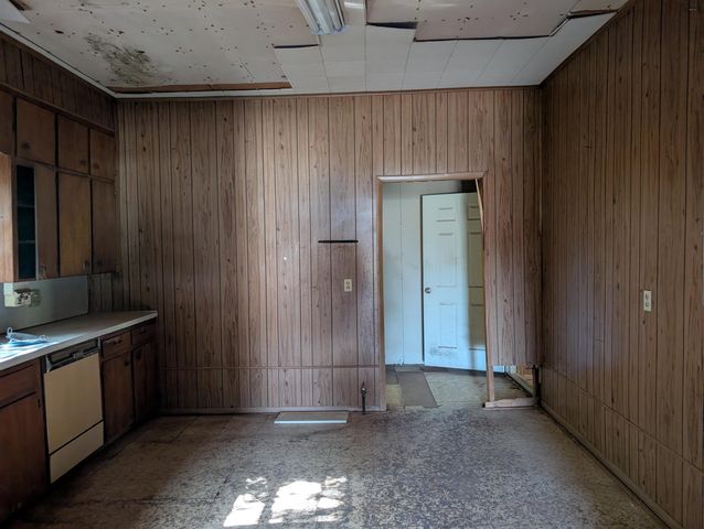 601 E 3RD STREET, Burkburnett, TX 76354