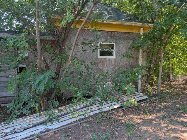 601 E 3RD STREET, Burkburnett, TX 76354