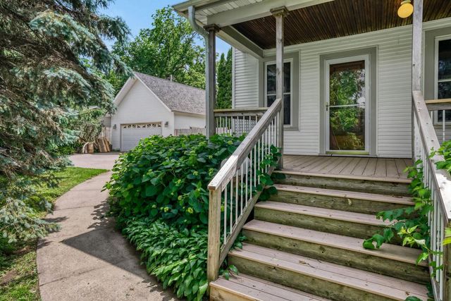 1010 Burns Avenue, Saint Paul, MN 55106