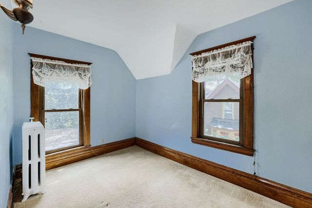 1010 Burns Avenue, Saint Paul, MN 55106