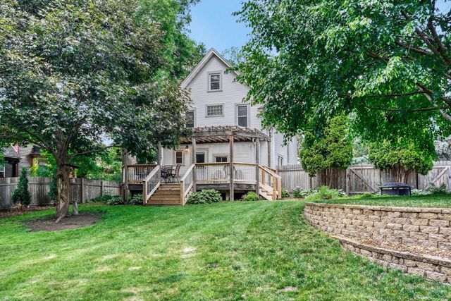 1010 Burns Avenue, Saint Paul, MN 55106