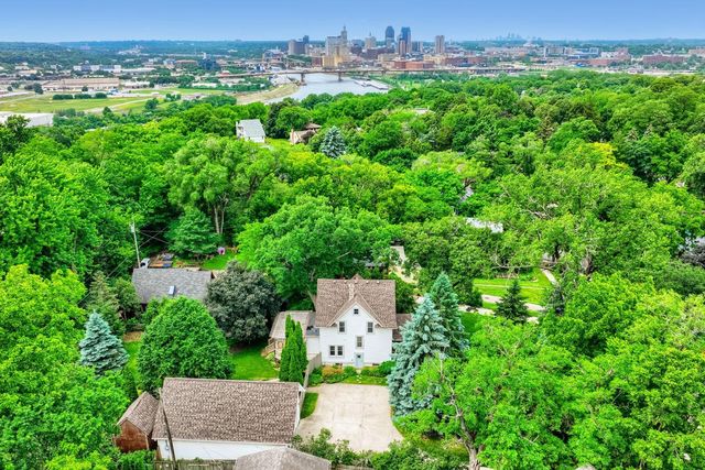 1010 Burns Avenue, Saint Paul, MN 55106