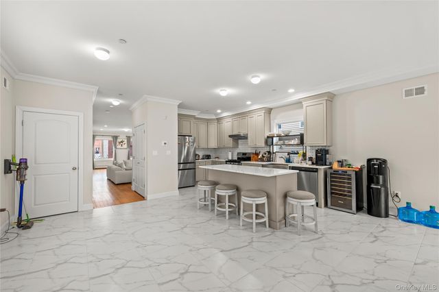 25 Sanford, Staten Island, NY 10307