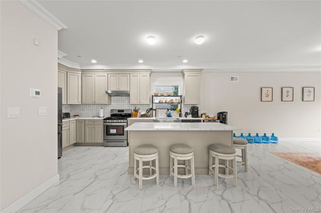 25 Sanford, Staten Island, NY 10307