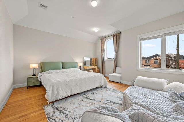 25 Sanford, Staten Island, NY 10307