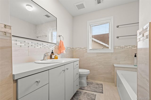 25 Sanford, Staten Island, NY 10307