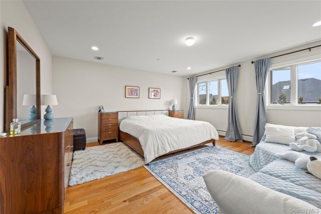 25 Sanford, Staten Island, NY 10307