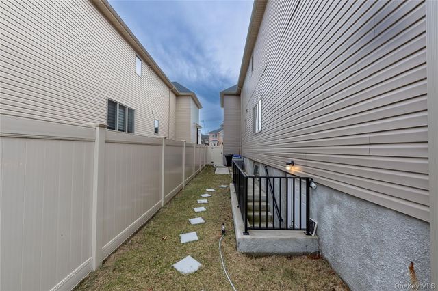 25 Sanford, Staten Island, NY 10307