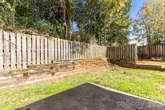 6041 Crape Myrtle Lane, Charlotte, NC 28216