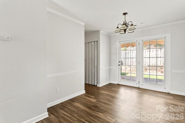 6041 Crape Myrtle Lane, Charlotte, NC 28216