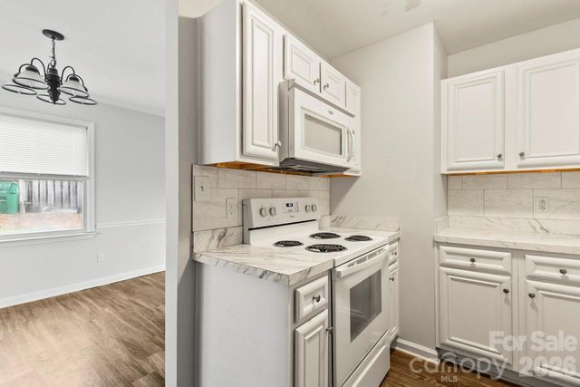 6041 Crape Myrtle Lane, Charlotte, NC 28216