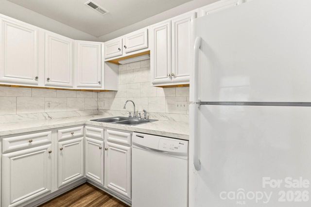 6041 Crape Myrtle Lane, Charlotte, NC 28216