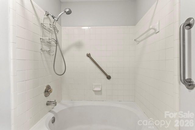 6041 Crape Myrtle Lane, Charlotte, NC 28216