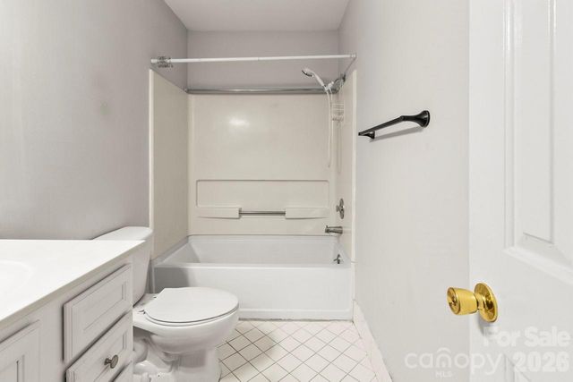 6041 Crape Myrtle Lane, Charlotte, NC 28216