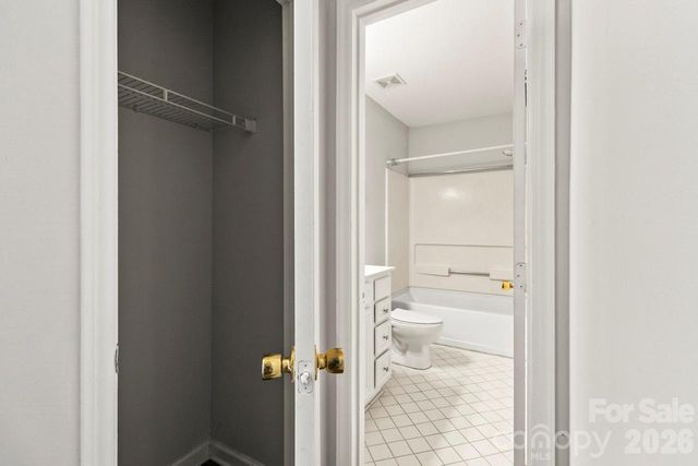 6041 Crape Myrtle Lane, Charlotte, NC 28216