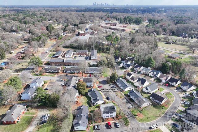 6041 Crape Myrtle Lane, Charlotte, NC 28216
