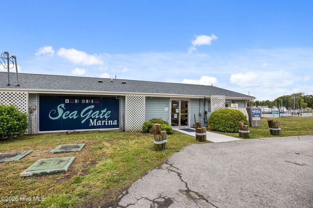 209 Old Ironsides Road, Newport, NC 28570