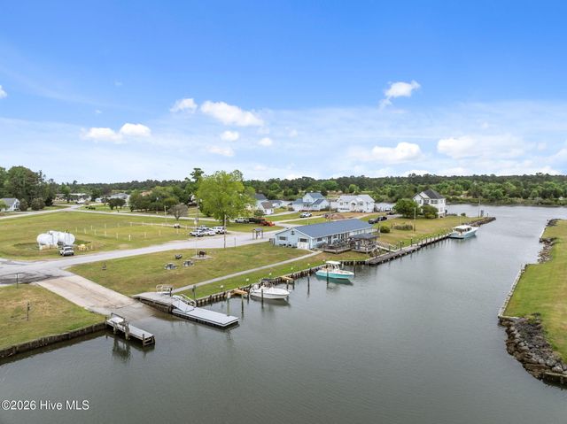 209 Old Ironsides Road, Newport, NC 28570