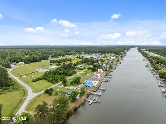 209 Old Ironsides Road, Newport, NC 28570