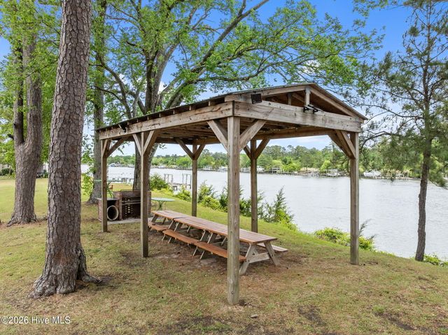 209 Old Ironsides Road, Newport, NC 28570