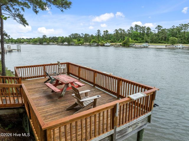 209 Old Ironsides Road, Newport, NC 28570