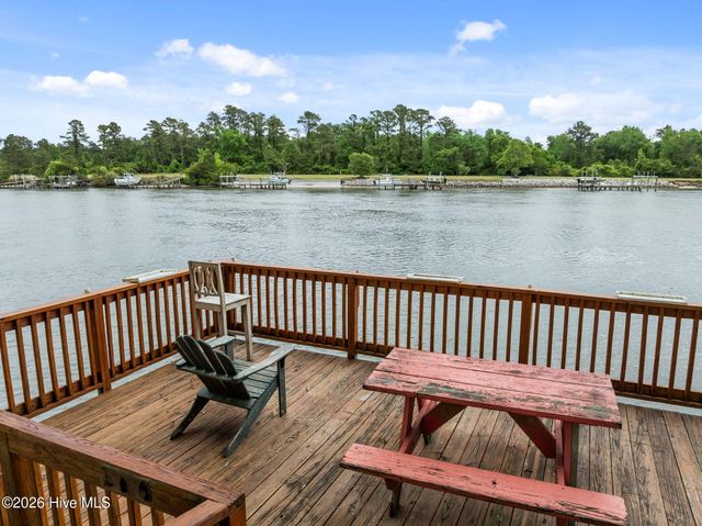 209 Old Ironsides Road, Newport, NC 28570