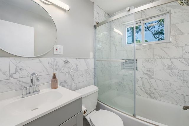 37 Ridgeway Drive, Warren, RI 02885