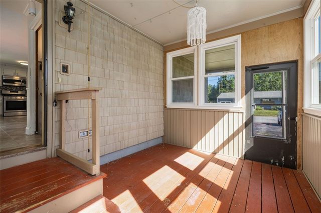 37 Ridgeway Drive, Warren, RI 02885