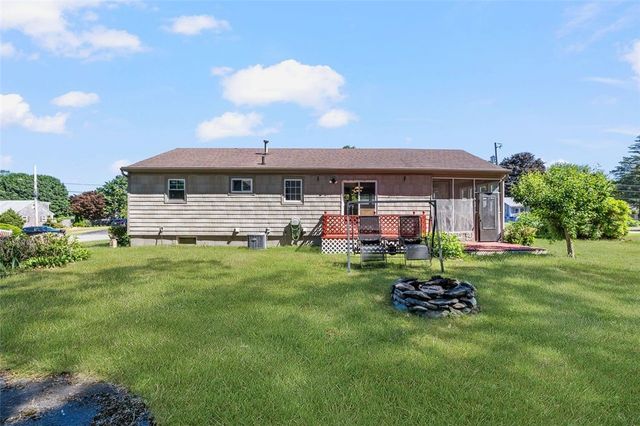 37 Ridgeway Drive, Warren, RI 02885