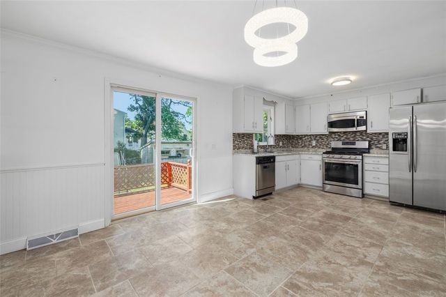 37 Ridgeway Drive, Warren, RI 02885