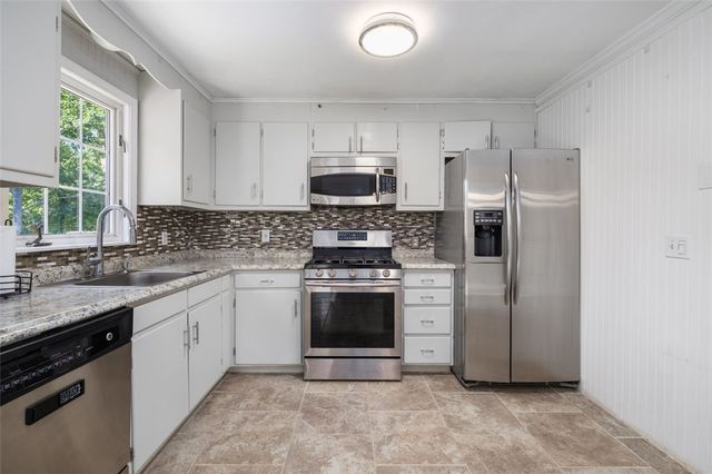 37 Ridgeway Drive, Warren, RI 02885