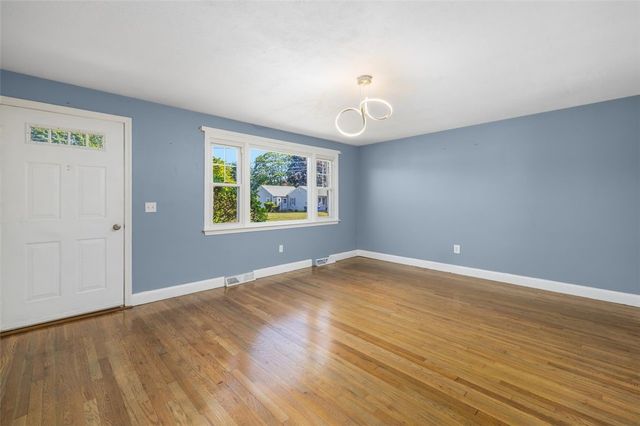 37 Ridgeway Drive, Warren, RI 02885