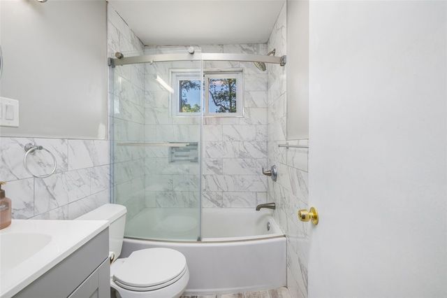 37 Ridgeway Drive, Warren, RI 02885