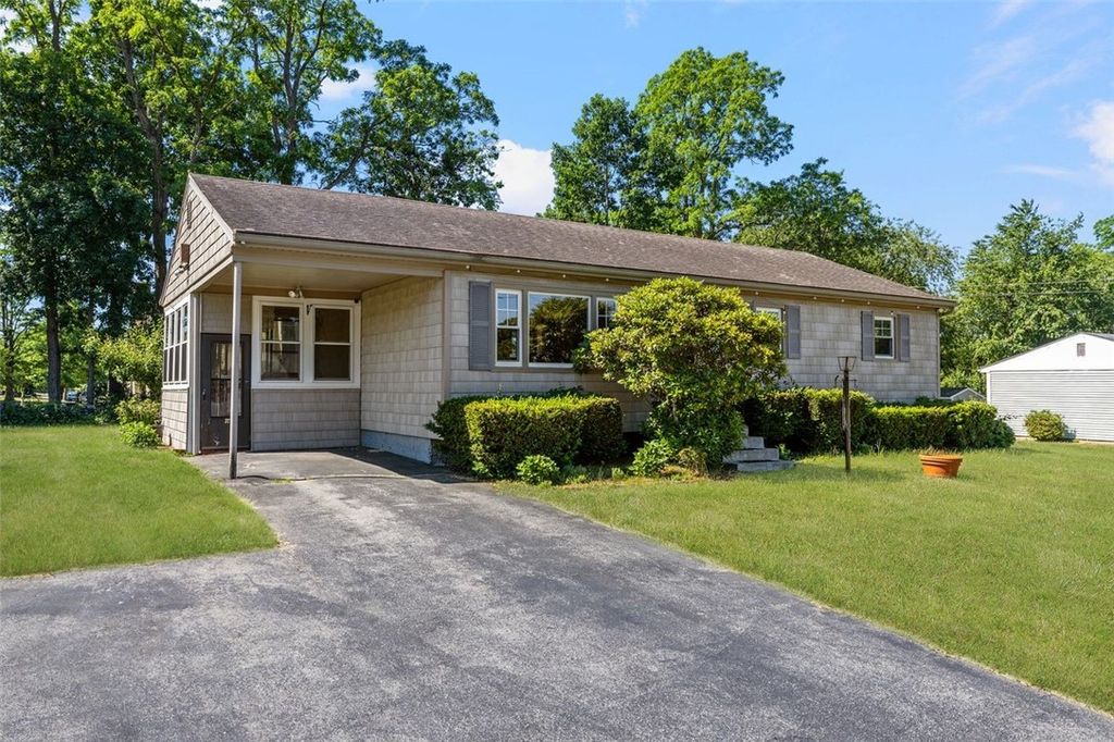 37 Ridgeway Drive, Warren, RI 02885