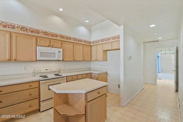 1538 W Carmel Pointe Drive, Oro Valley, AZ 85737