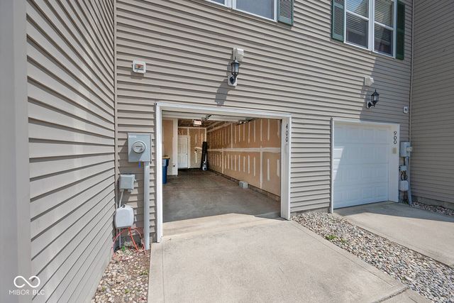 12235 Bubbling Brook Drive 400, Fishers, IN 46038