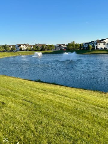 12235 Bubbling Brook Drive 400, Fishers, IN 46038