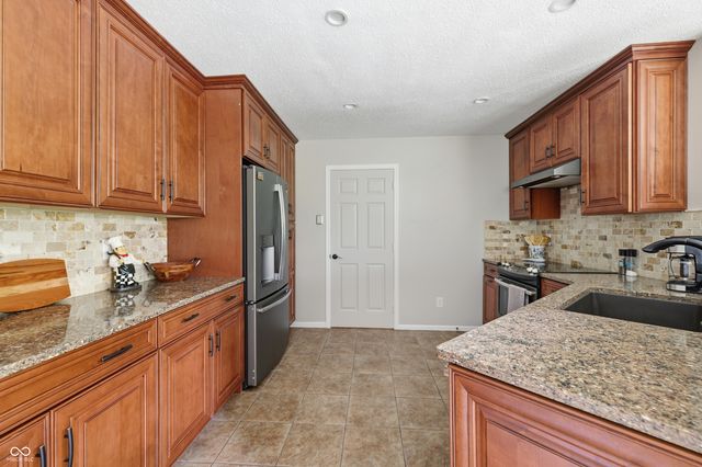 9213 Harrison Run Place, Indianapolis, IN 46256