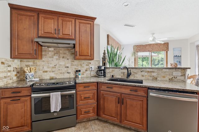 9213 Harrison Run Place, Indianapolis, IN 46256