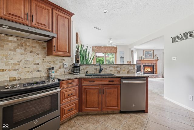 9213 Harrison Run Place, Indianapolis, IN 46256