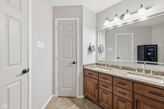 9213 Harrison Run Place, Indianapolis, IN 46256