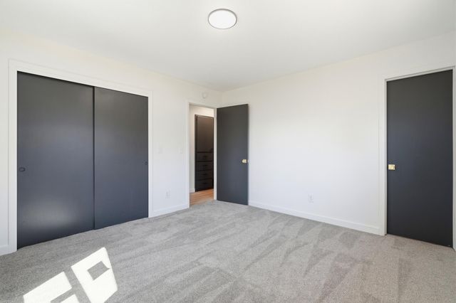 513 S Orchard Crest Avenue, Springfield, MO 65802