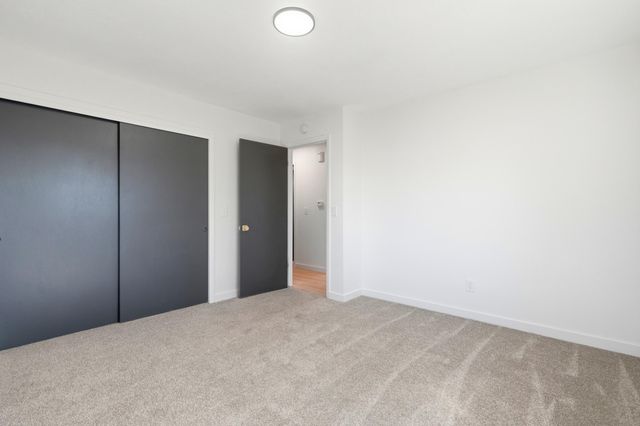 513 S Orchard Crest Avenue, Springfield, MO 65802